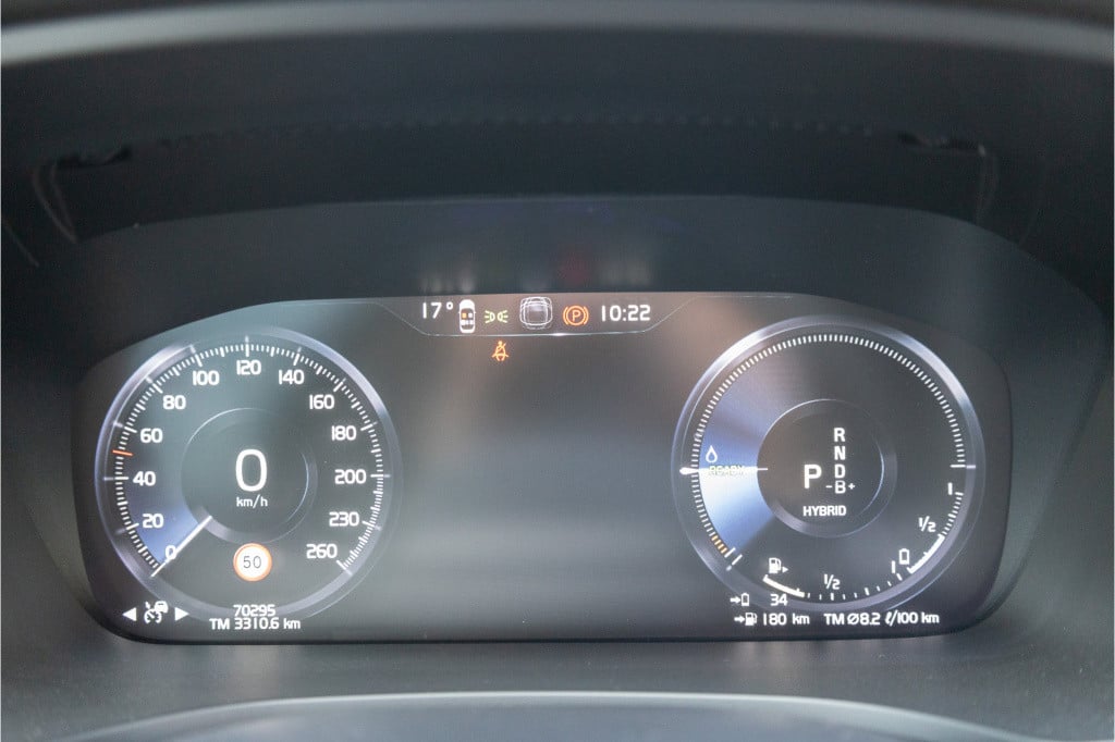 Volvo V60 2.0 t6 plug-in hybrid awd plus dark ✅h&kaudio✅pano✅fullled✅leder