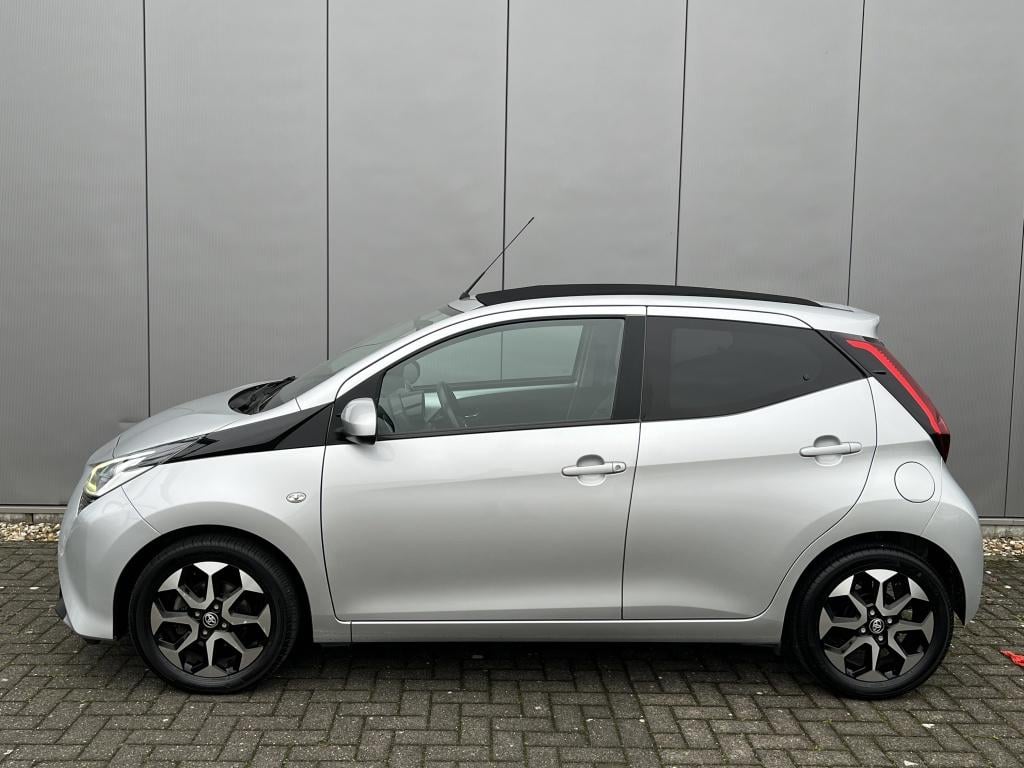 Toyota Aygo 1.0 vvt-i x-first cabrio | subwoofer | instaplijsten| uitlaatsi