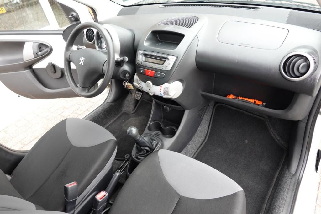 Peugeot 107 1.0 access accent