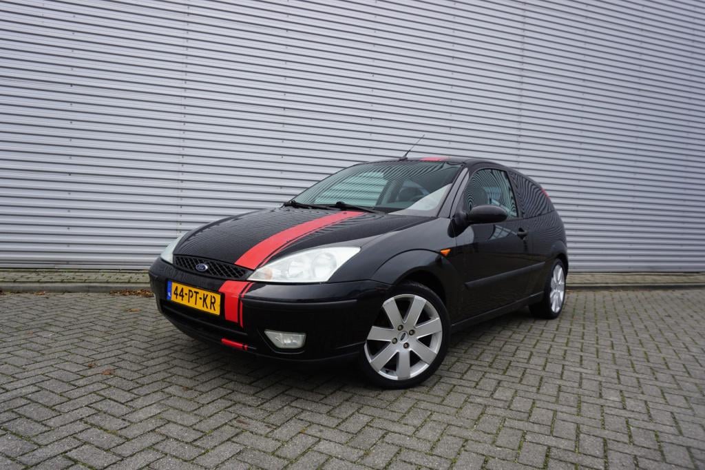 Ford Focus 1.6-16v futura climate / elektr. ramen / trekhaak / lm velgen /