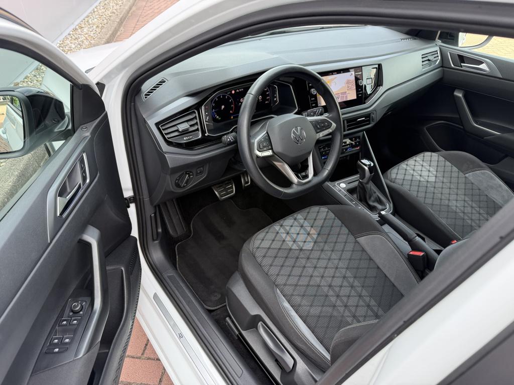 Volkswagen Taigo 1.0tsi 110pk dsg r-line | pano dak