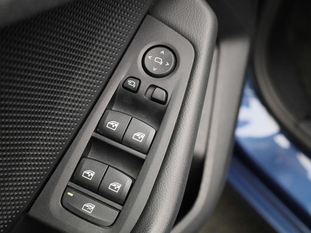 BMW 1 Serie 118i business edition | automaat | apple carplay / android auto