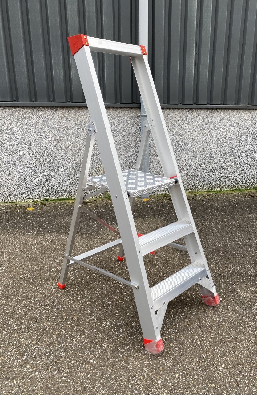 Trap 2x9 treden zwart gecoat NIEUW