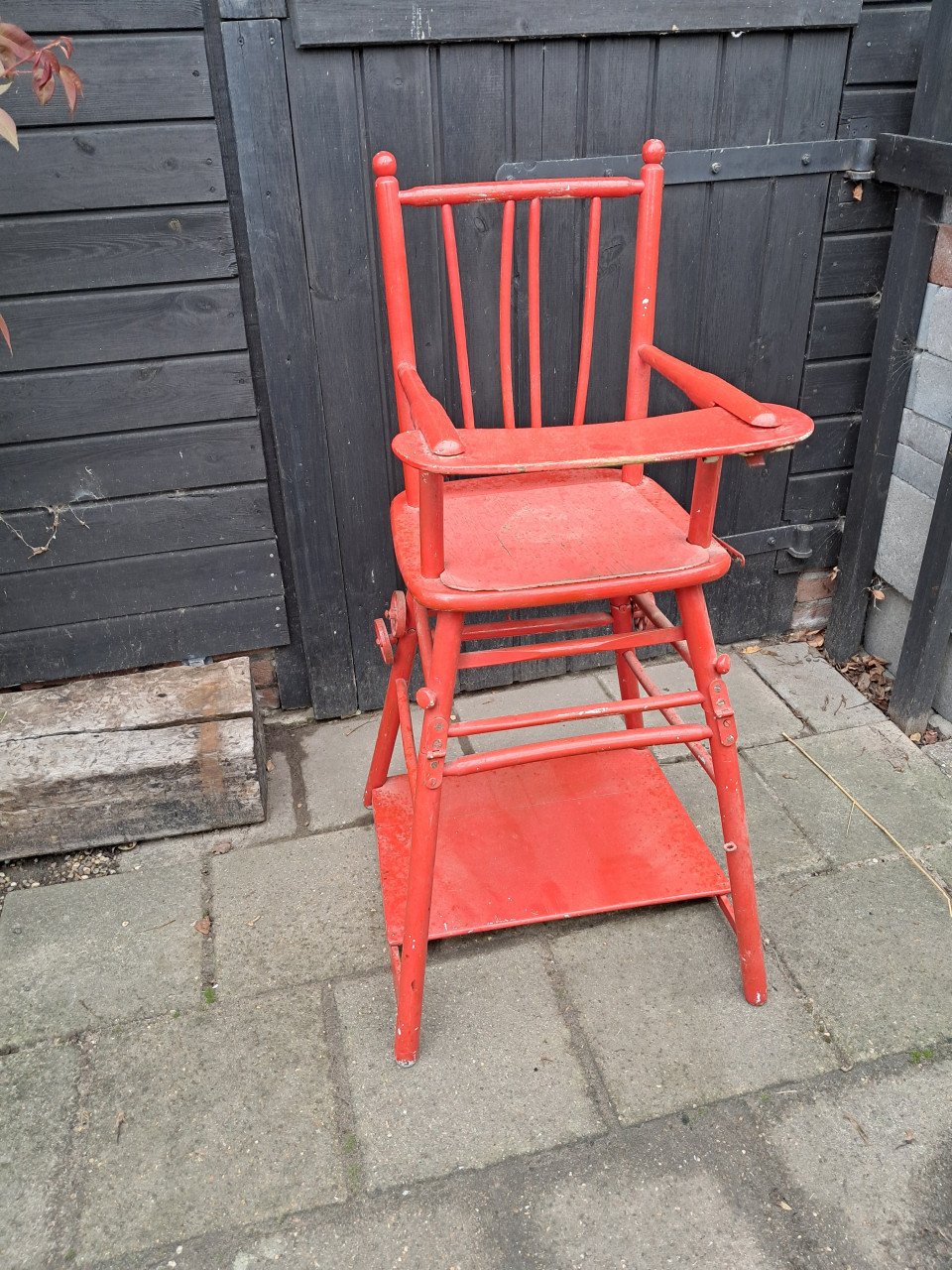 Oude kinderstoel