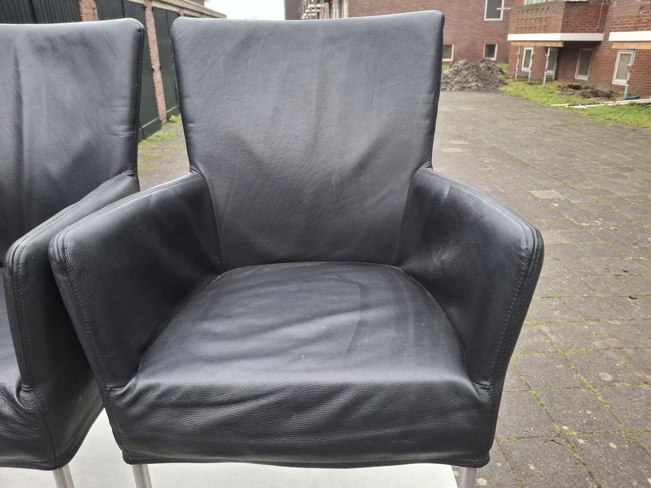 3 x leren stoelen op wieltjes