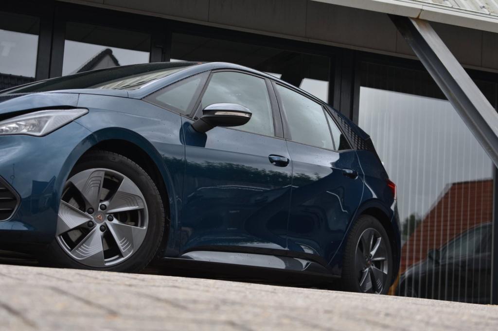 Cupra Born business one 62 kwh soh 91,6% | camera | acc | sfeerverlichting 