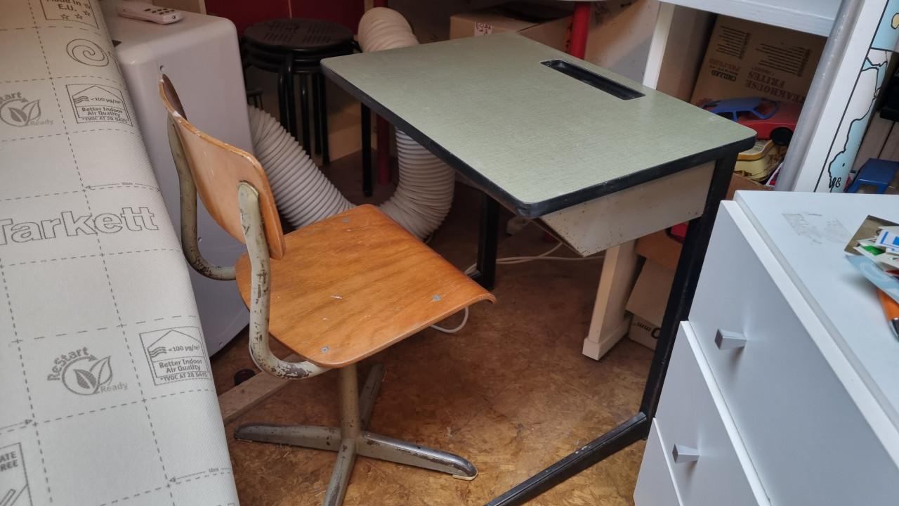 Schooltafeltje en stoeltje