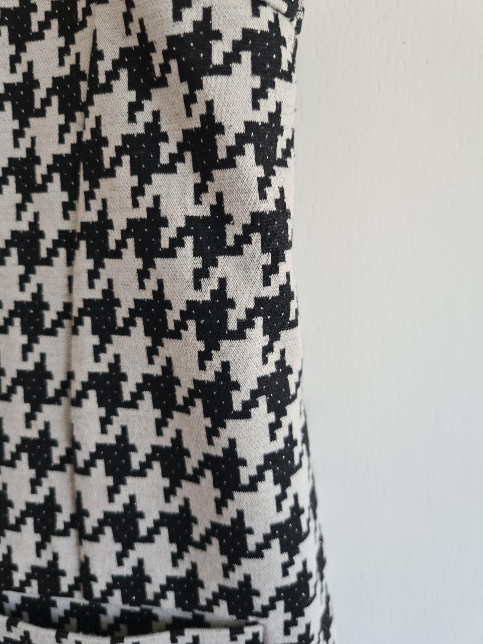 Hema zwart-wit pied de poule jurkje Maat 134-140