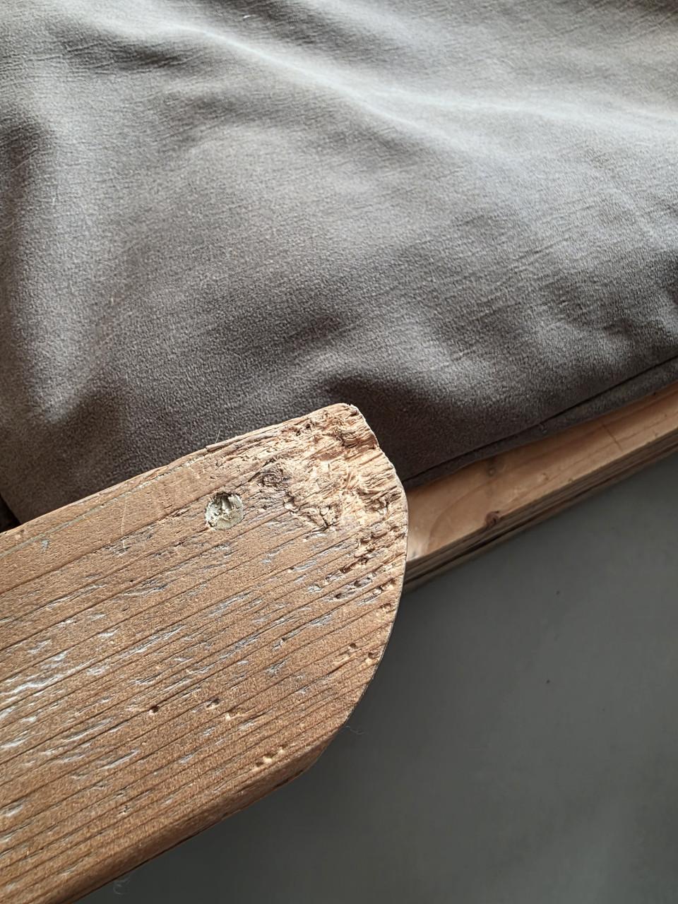 Steigerhouten hondenmand