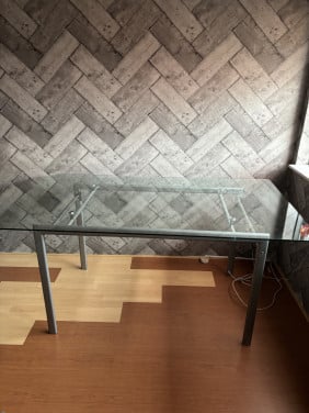 Glazen eettafel