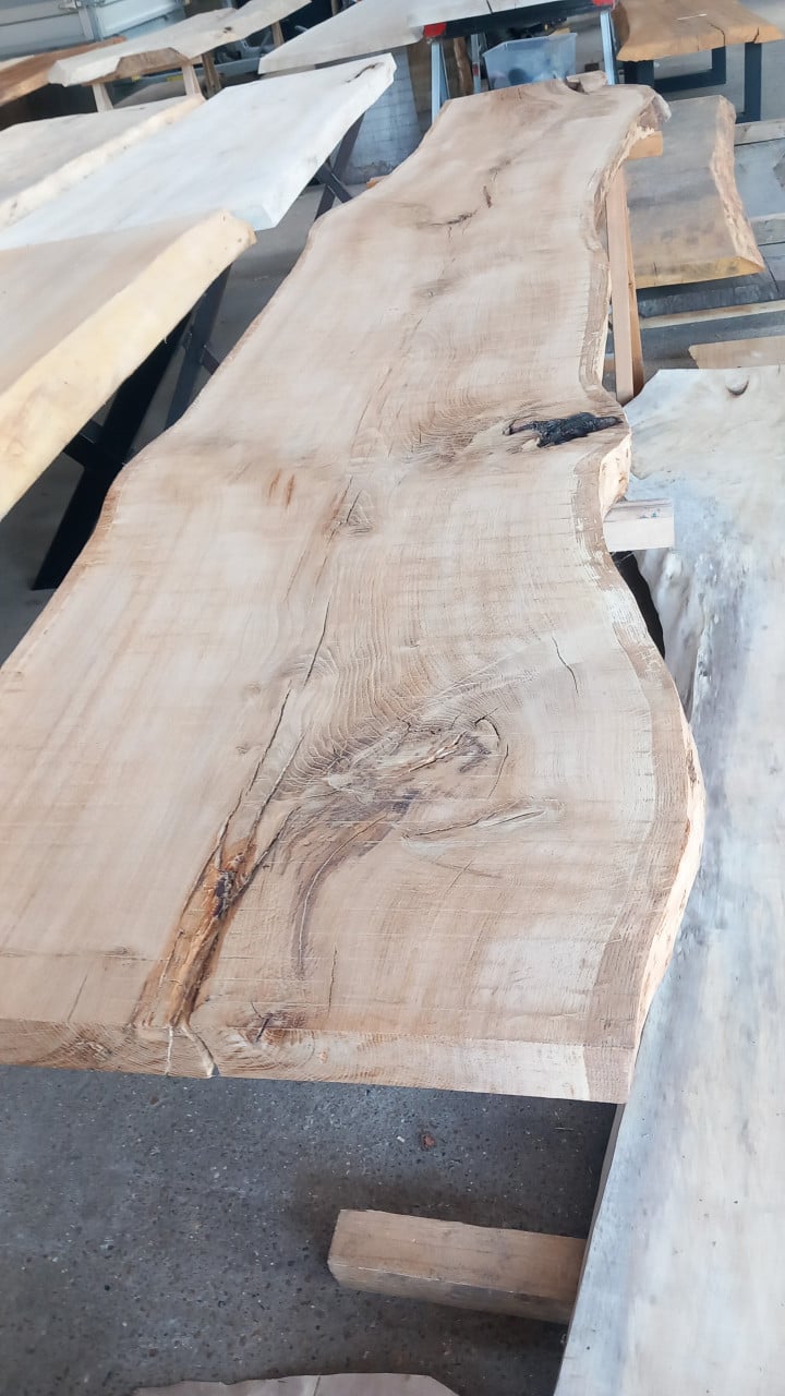 Boomstamtafels, tafelbladen planken decoratieplanken, wandplanken bar/salon