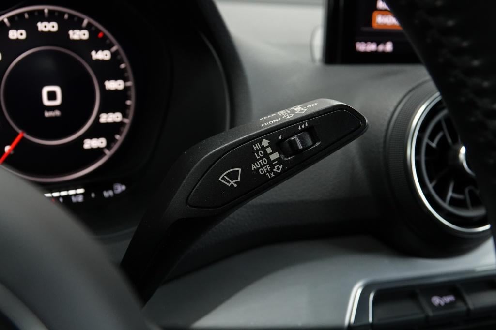 Audi Q2 1.4 tfsi | stoelverw. | pdc | 19" | camera |