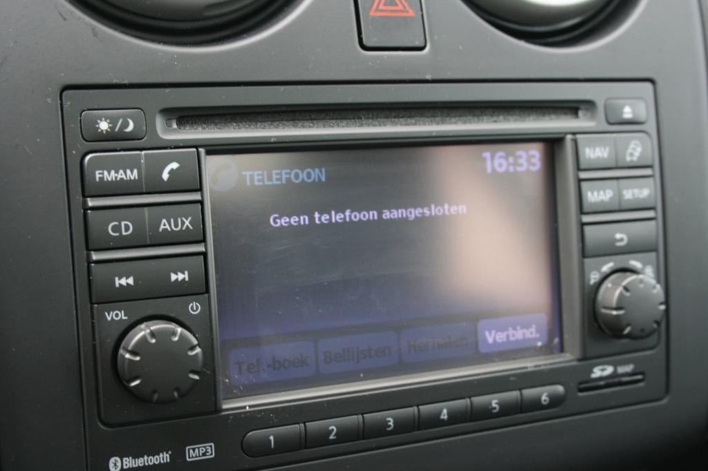 Nissan Qashqai 1.6 connect edition / pano / afn. trekhaak / camera
