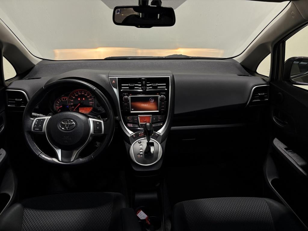 Toyota Verso-s 1.3 vvt-i dynamic | lage km-stand |