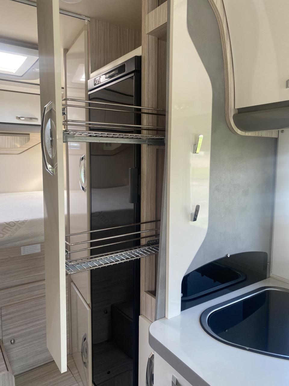 Elnagh T-Loft 450 | 2021 | 30.400km | 5 zit | Hefbed | Airco