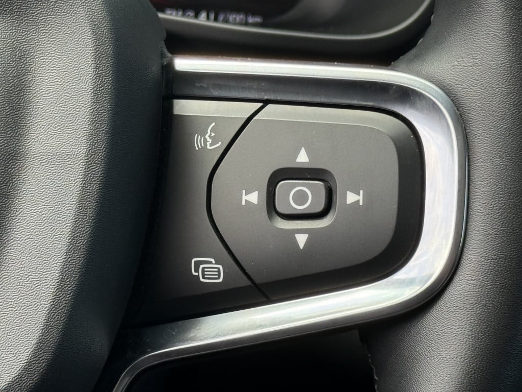 Volvo XC40 t4 211pk recharge inscription exp| panodak| camera| stoel+stuur.