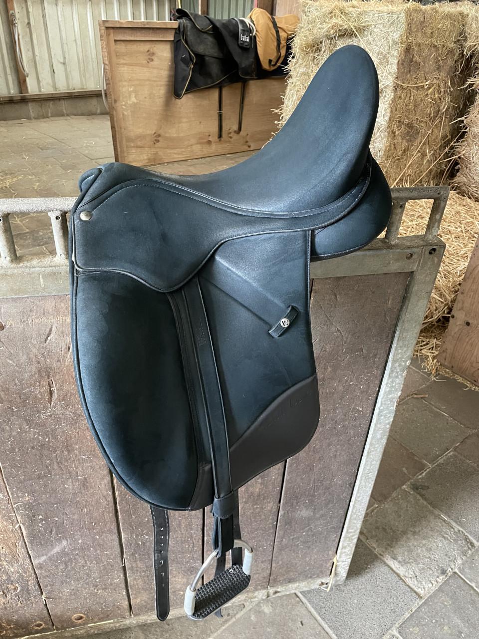 Wintec Dressuurzadel 17 inch I.z.g.s.