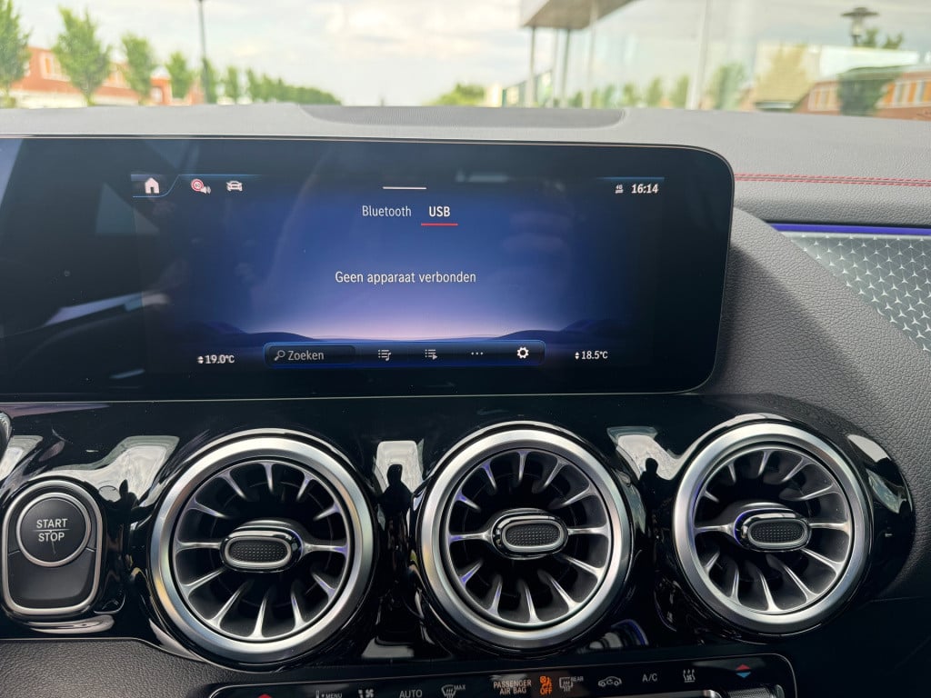 Mercedes-Benz Eqa 250+ amg line 71 kwh advanced automaat ,apple-carplay