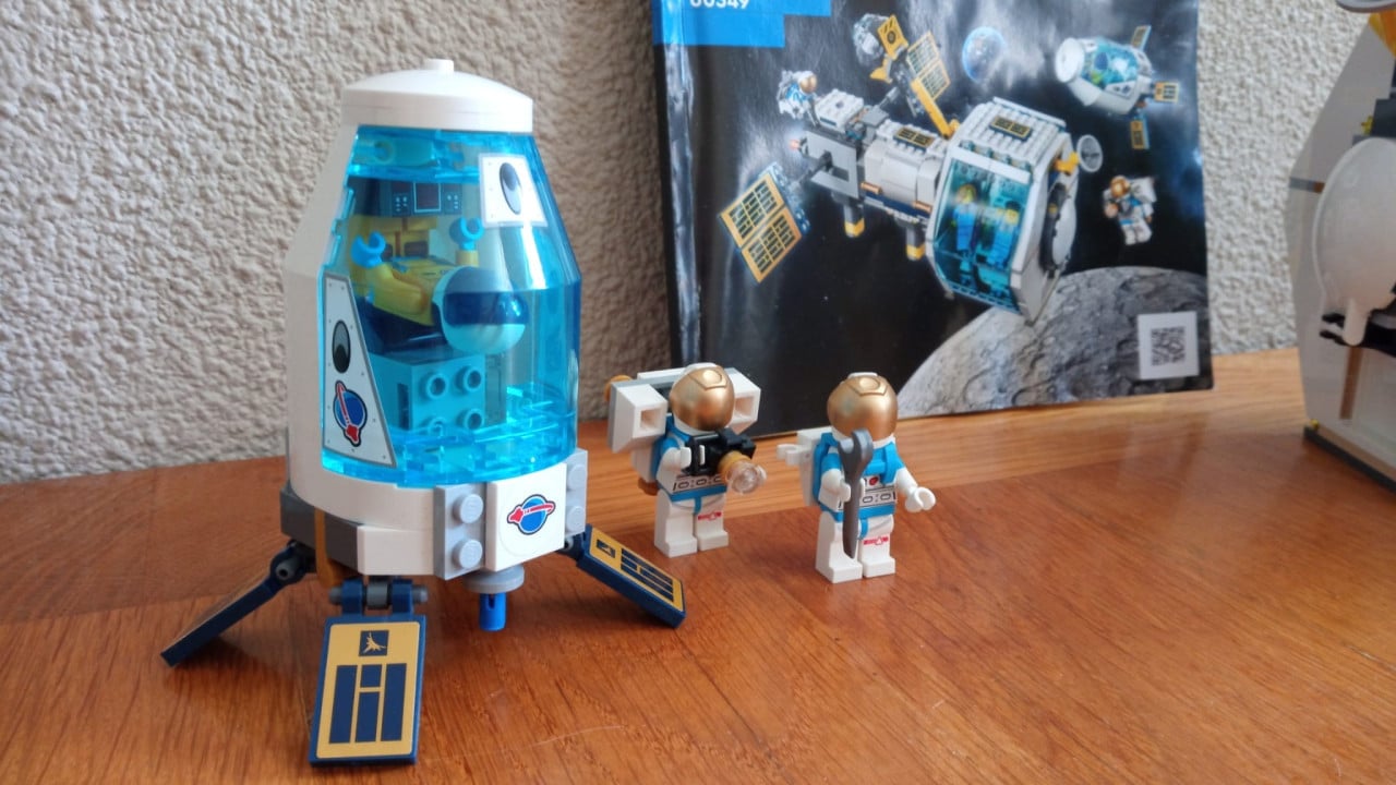 Lego set 60349