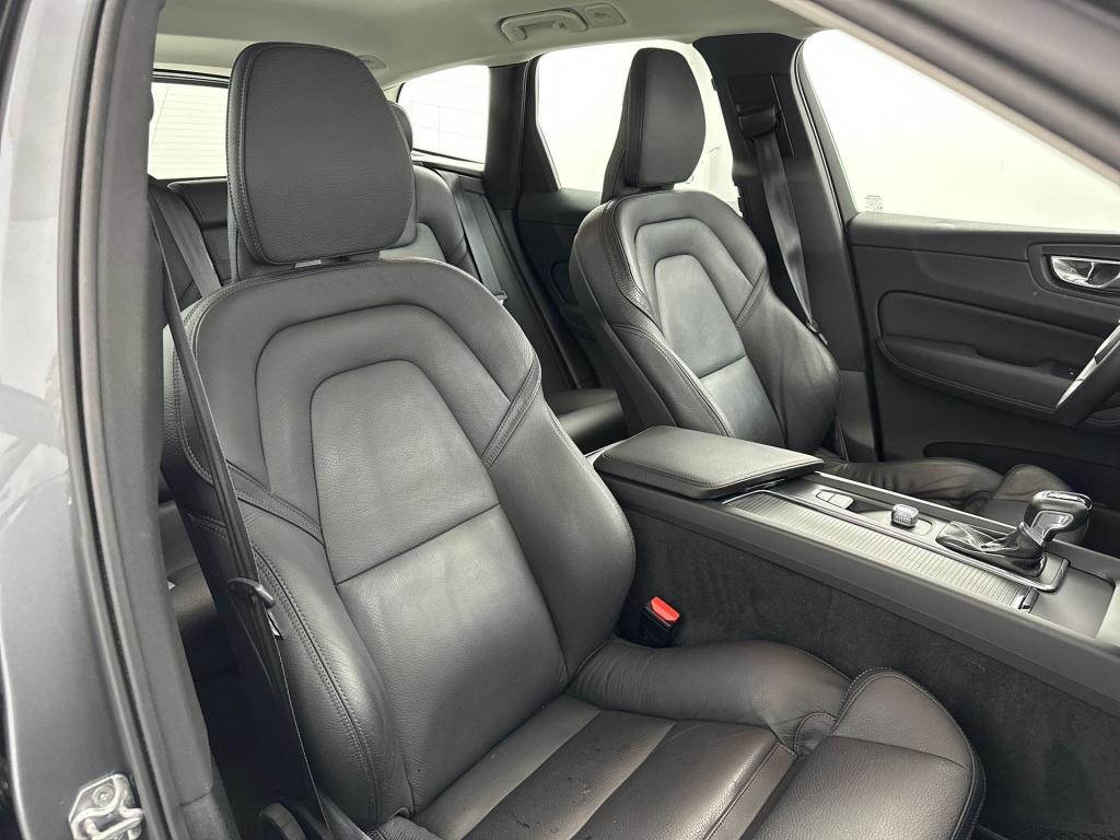 Volvo XC60 t5 253pk momentum| adap.cruise| trekhaak| leder| stoel.verw.