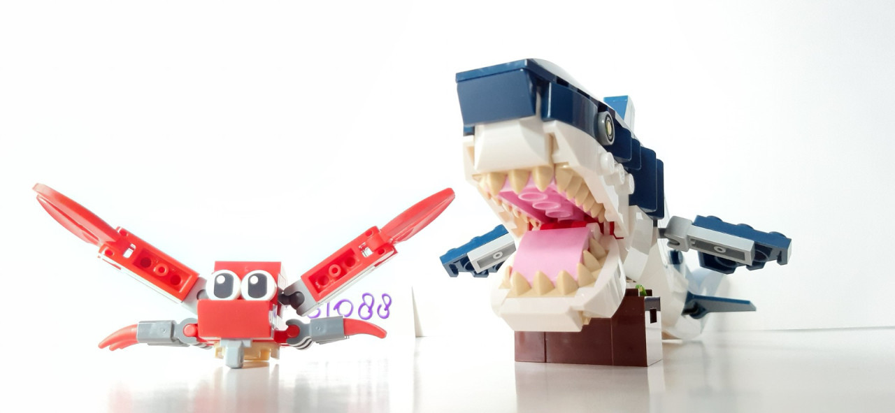 LEGO Creator 31088 Diepzeewezens: haai-- zeeduivel of inktvis