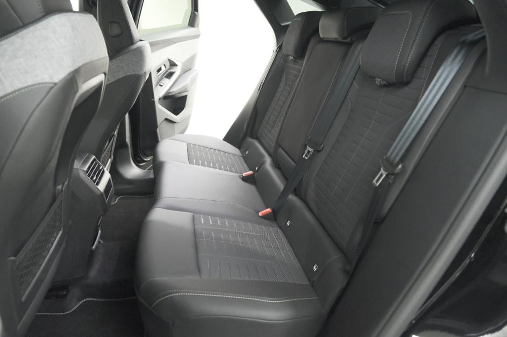 Peugeot 3008 1.2 hybrid 136 gt | camera | adaptieve cruise control | elektr