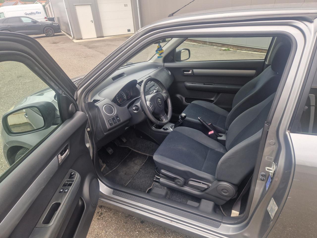 Suzuki Swift 1.3 Base