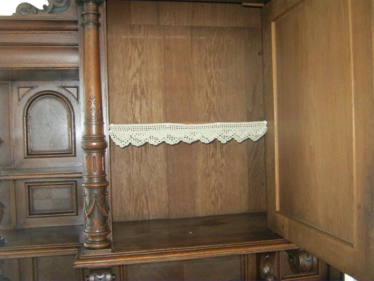 Neo-renaissance buffetkast.  1880-1910.