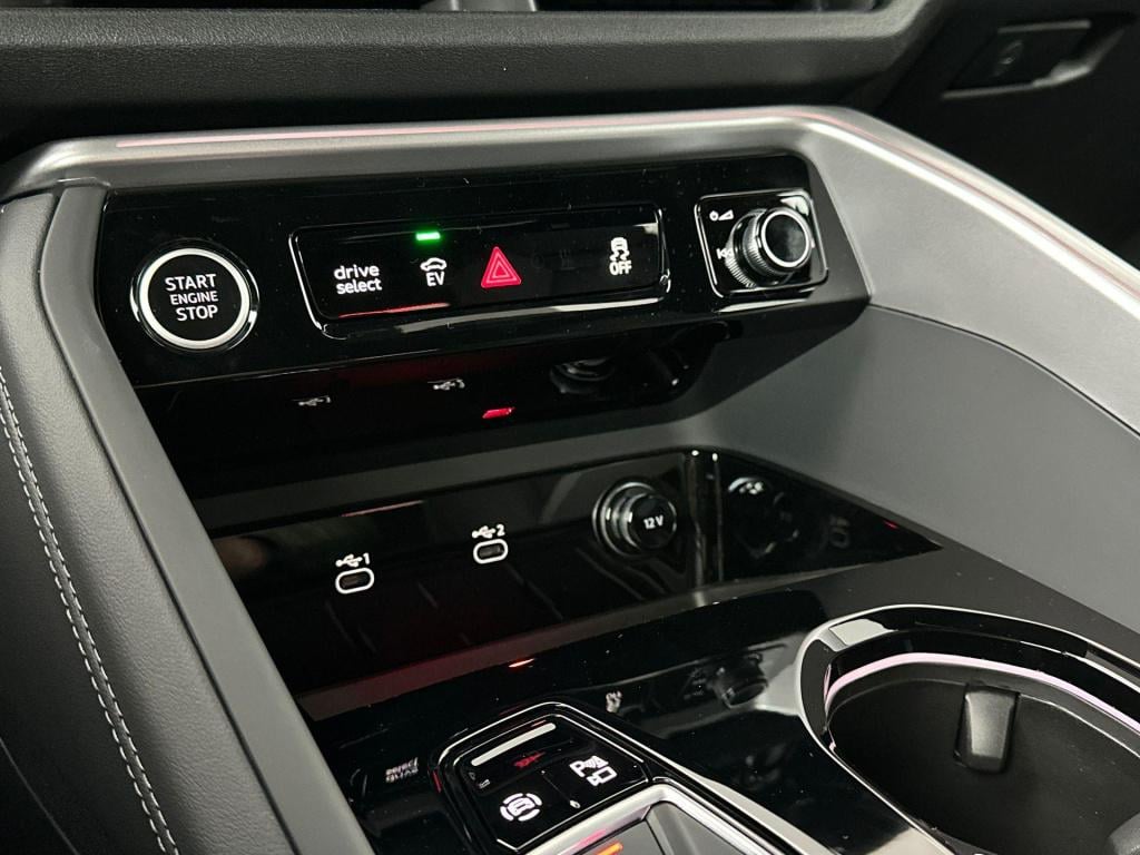 Audi Q5 s edition competition e-hybrid 270 kw / 367 pk suv