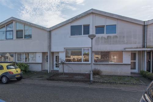 Per direct te huur: ruime eengezinswoning met garage in Goes