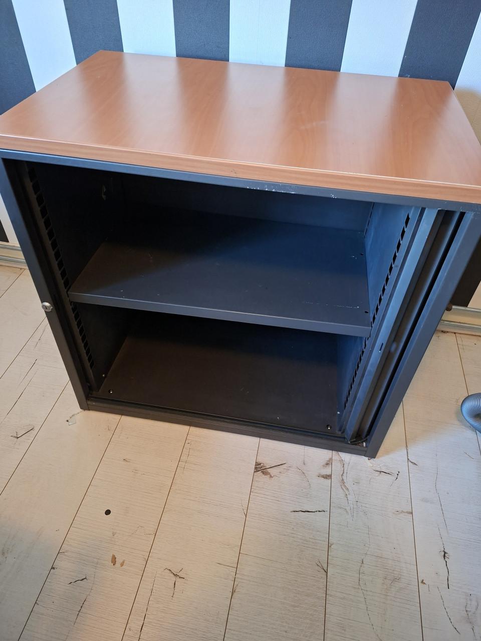 Hoekbureau met ladeblok en 2 roldeur archiefkastjes Professionele kwaliteit