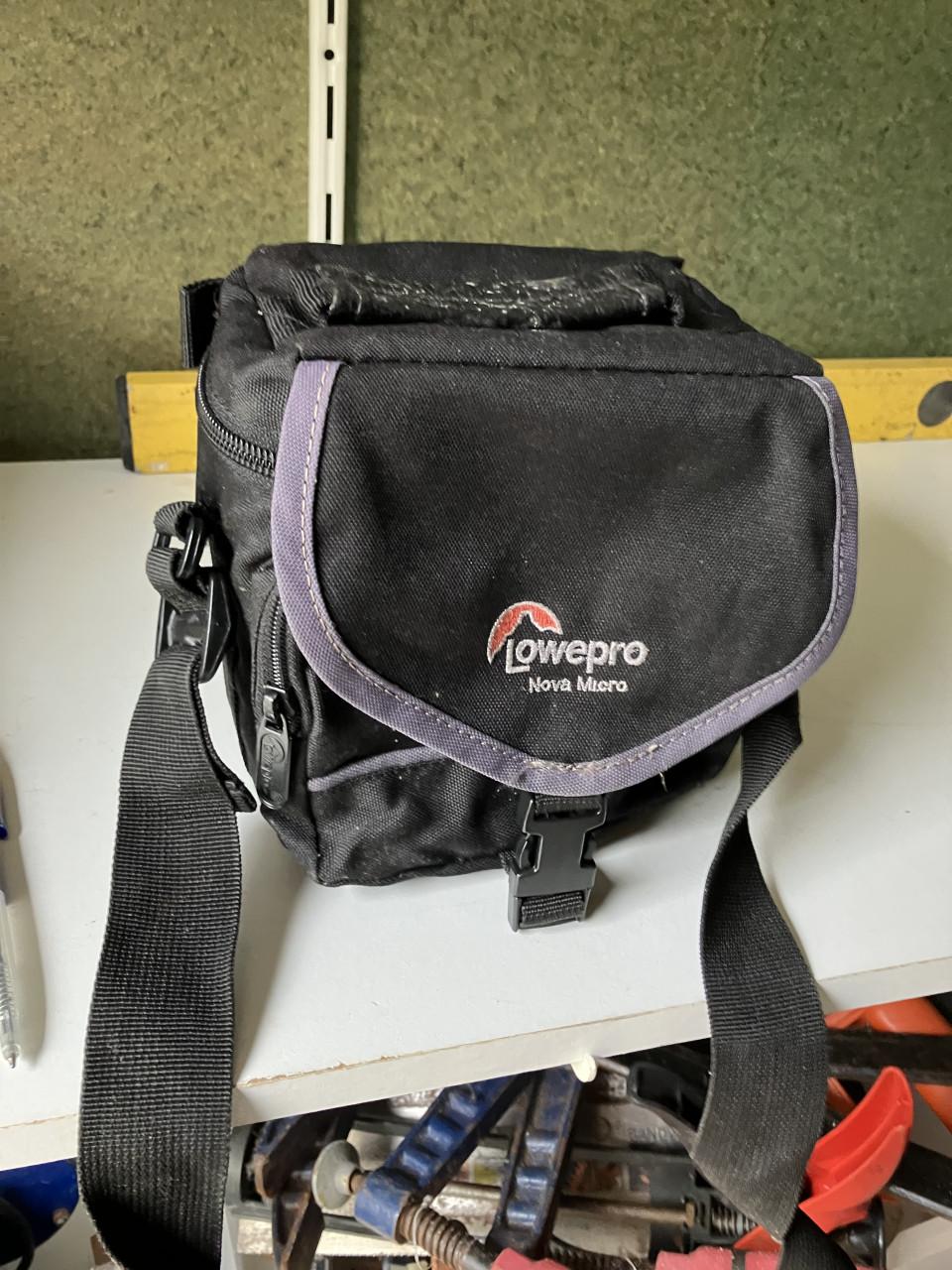 Te koop foto en filmapperatuur uit de oudere tijd