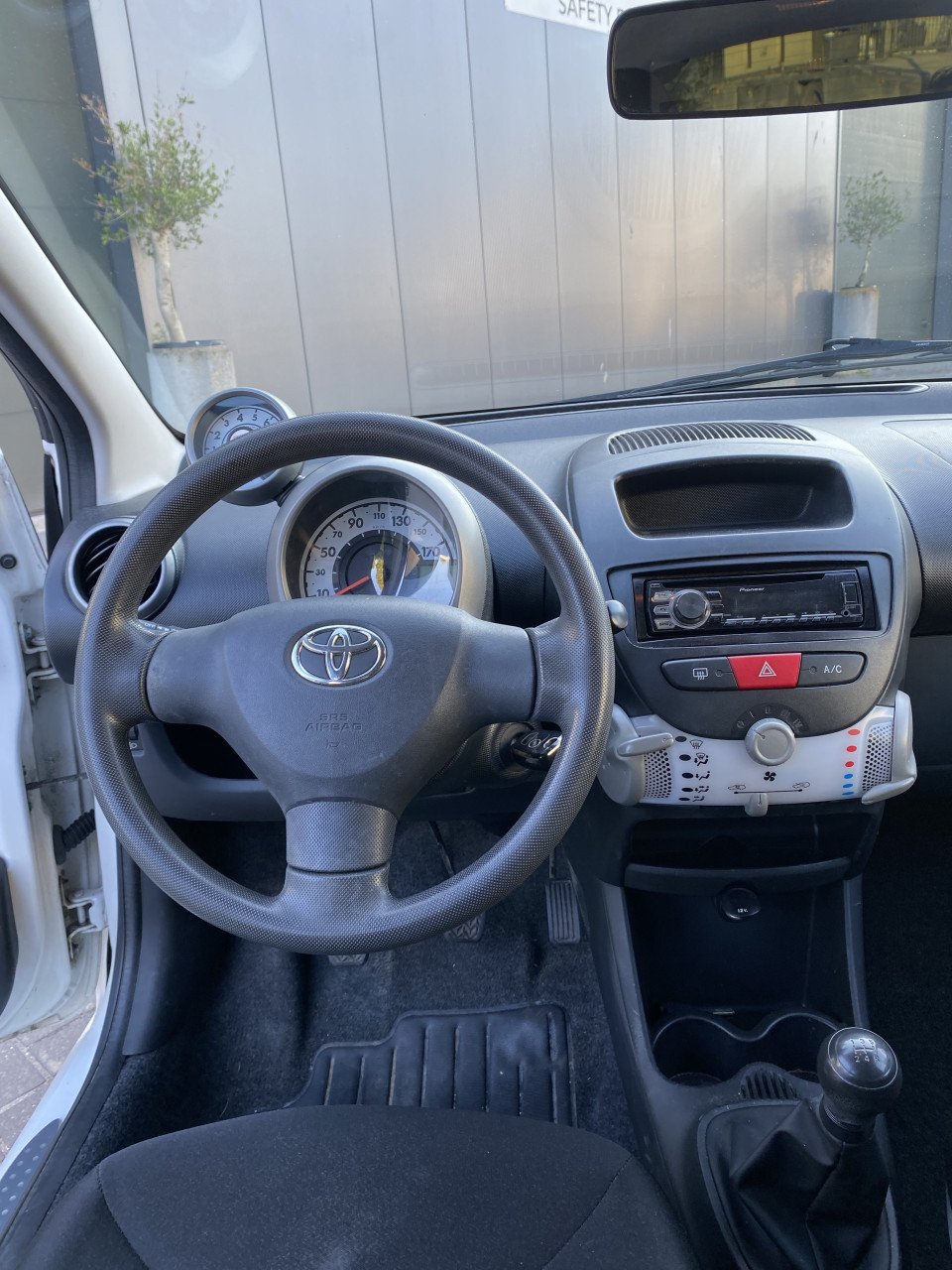 Toyota Aygo 1.0 12V Vvt-i 5DRS 2013 Wit | NAP | NIEUWE APK!