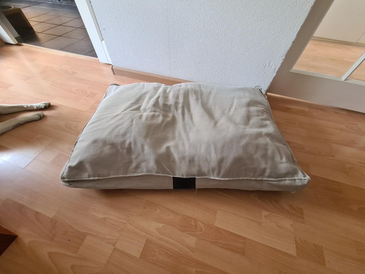 Petlife hondenkussen licht grijs 100x70x10