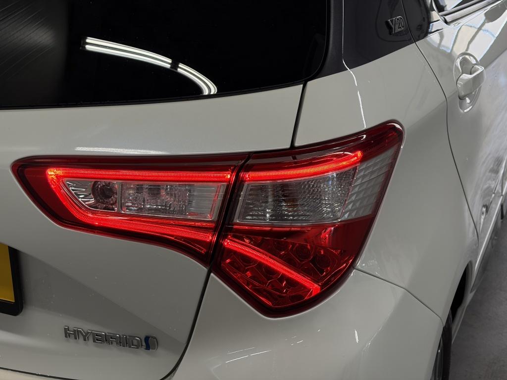 Toyota Yaris 1.5 hybrid y20 edition | cruise control | camera | clima