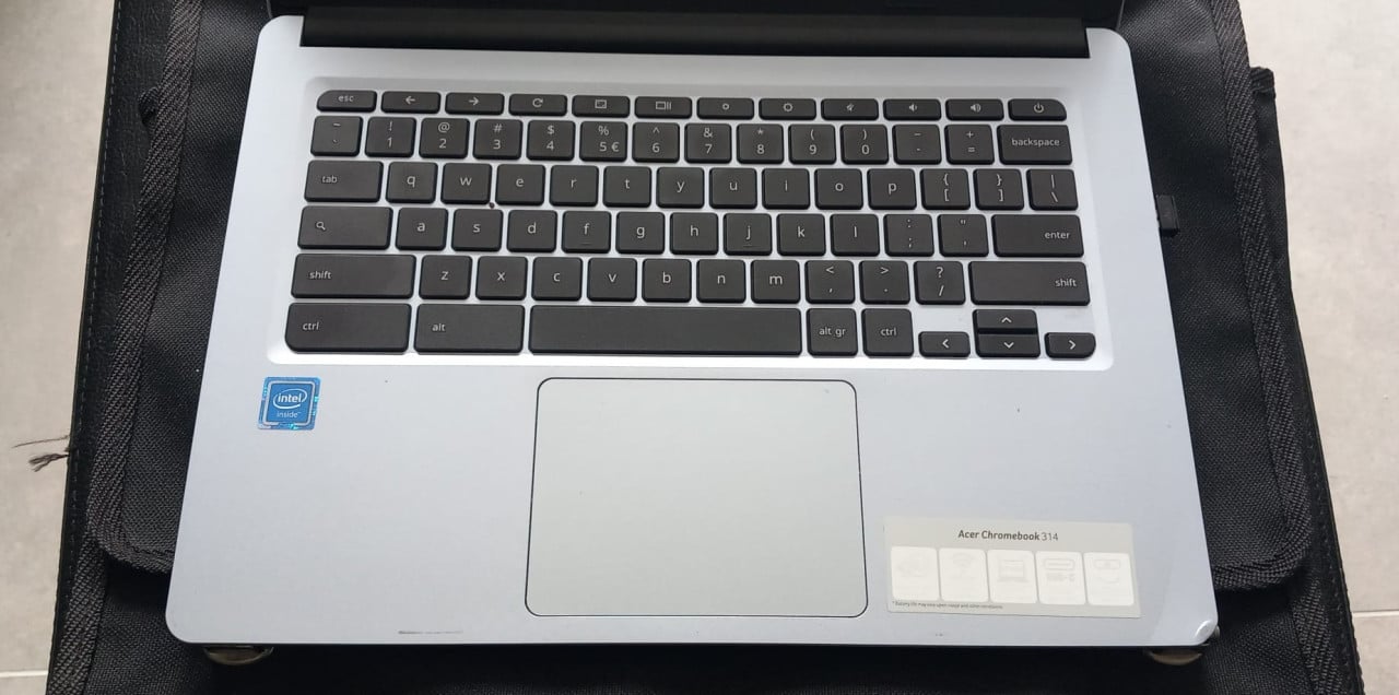 Te koop Acer Chromebook 314 compleet met lader en hoes.