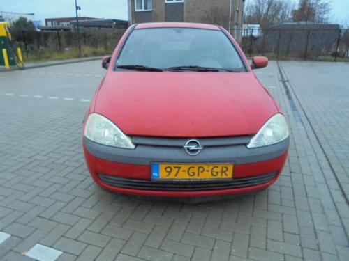 Corsa uit 2001 / 146.445 Km  N.A.P rijd goed  € 950 apk t/mmaart 2027