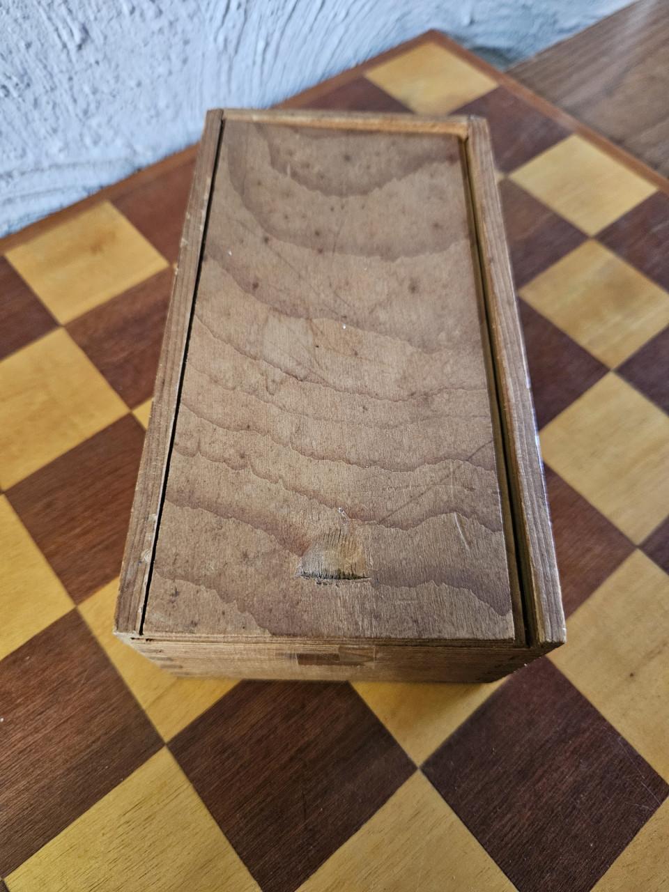 Vintage prachtig groot houten schaakspel met opbergdoos