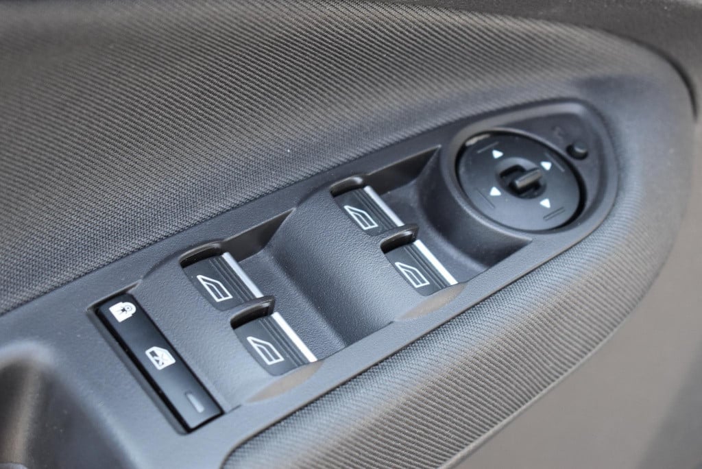 Ford C-max 1.0 titanium | cruise control | trekhaak | parkeersensoren v + a