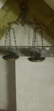 2 antieke weegschalen