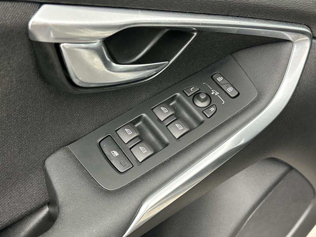Volvo V40 2.0 t3 nordic+ | standkachel | stoelverwarming | cruise control |