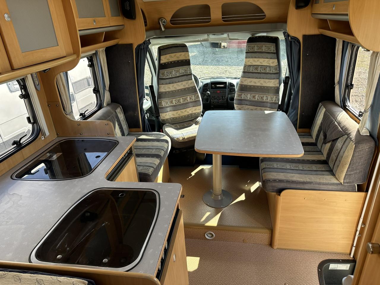 Snel weg! Dethleffs Advantage T5801 | frans bed | Zaterdag camperdag!