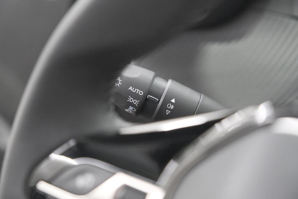Peugeot E-2008 ev allure 54 kwh | soh 97,2% | 360 camera | dodehoekdetectie