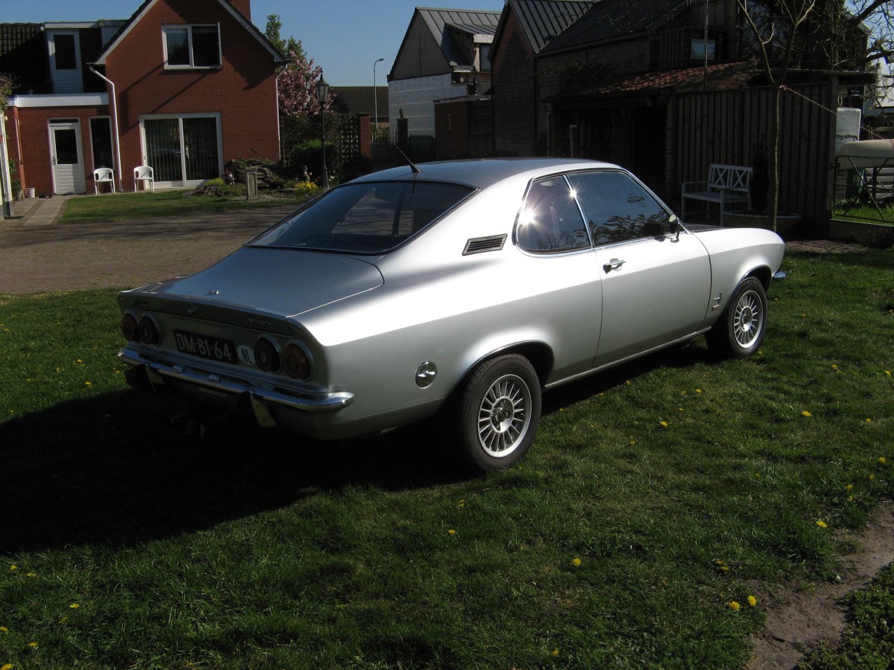 Opel Manta A 1972, 1900CC, met LPG.