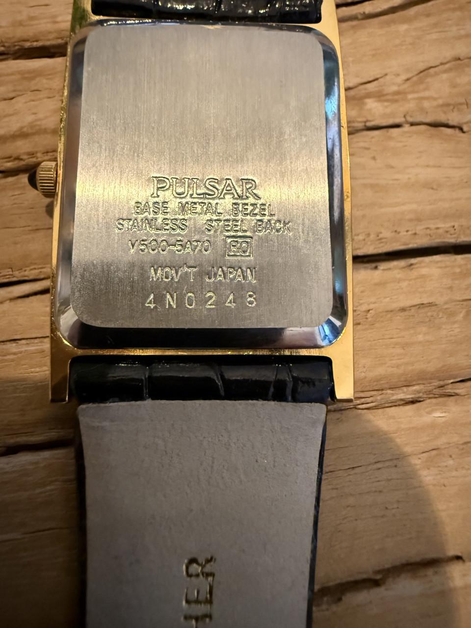 Seiko Quartz V500 5A70 New Old Stock