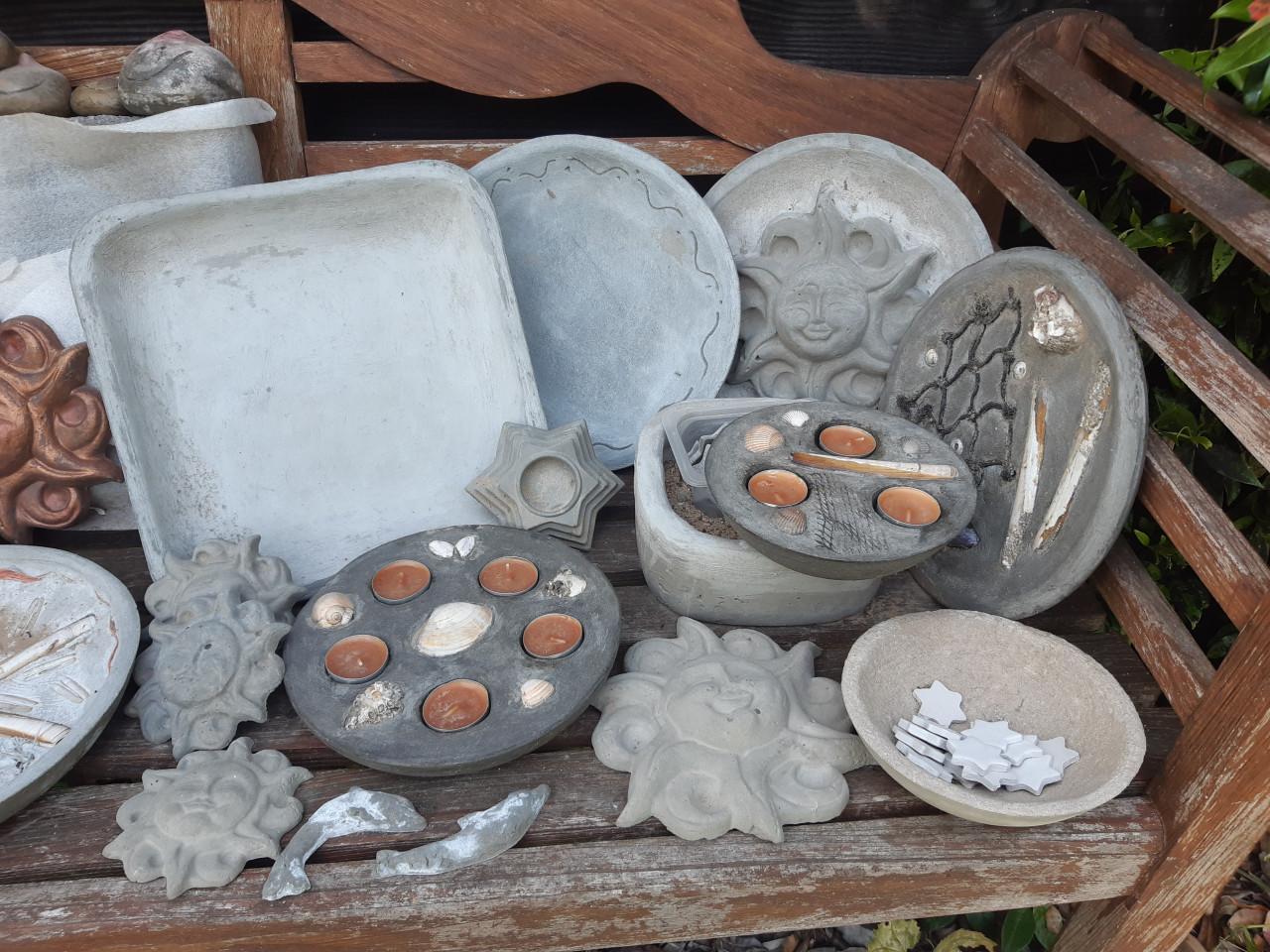 Betonnen schalen en bakjes