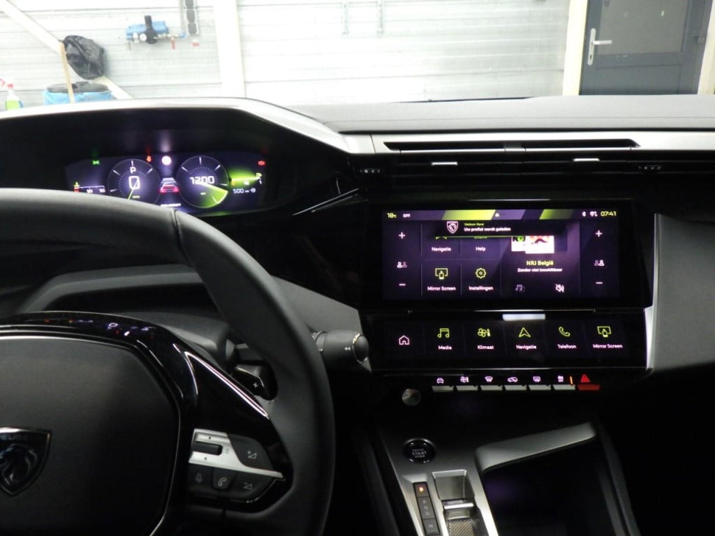 Peugeot 408 1.2 puretech 130pk allure pack eat8 automaat