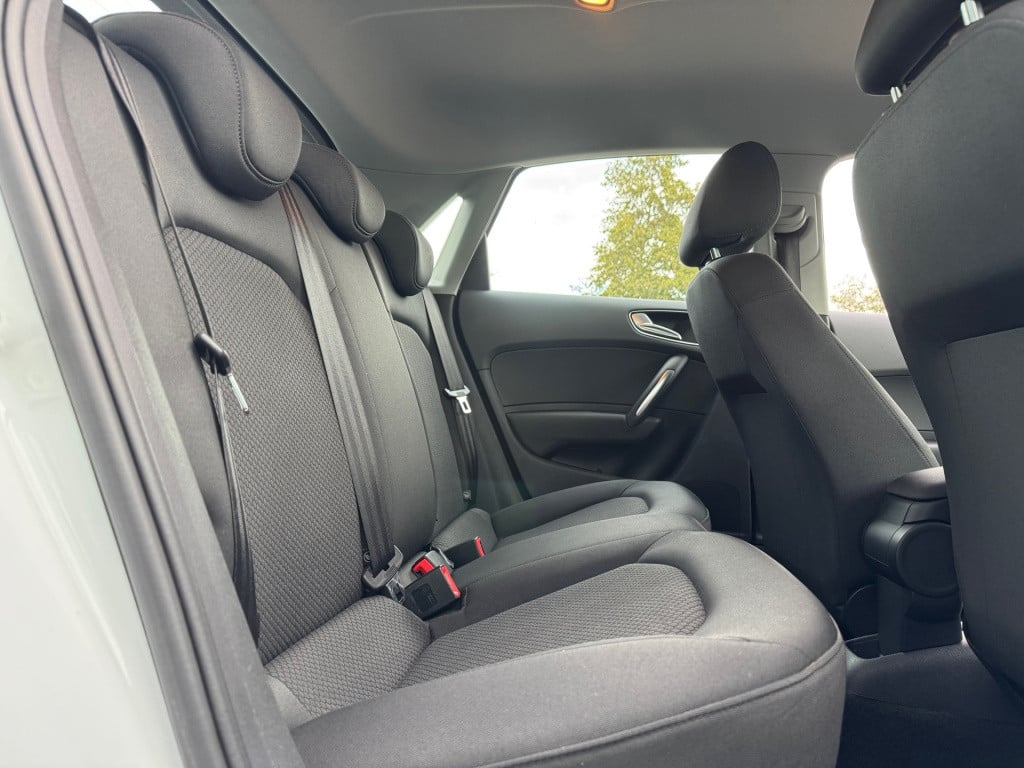 Audi A1 Sportback 1.0 tfsi s-line * navigatie * cruise control * nap