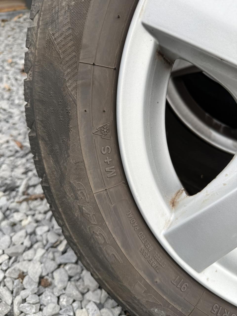 Winterbanden met velgen