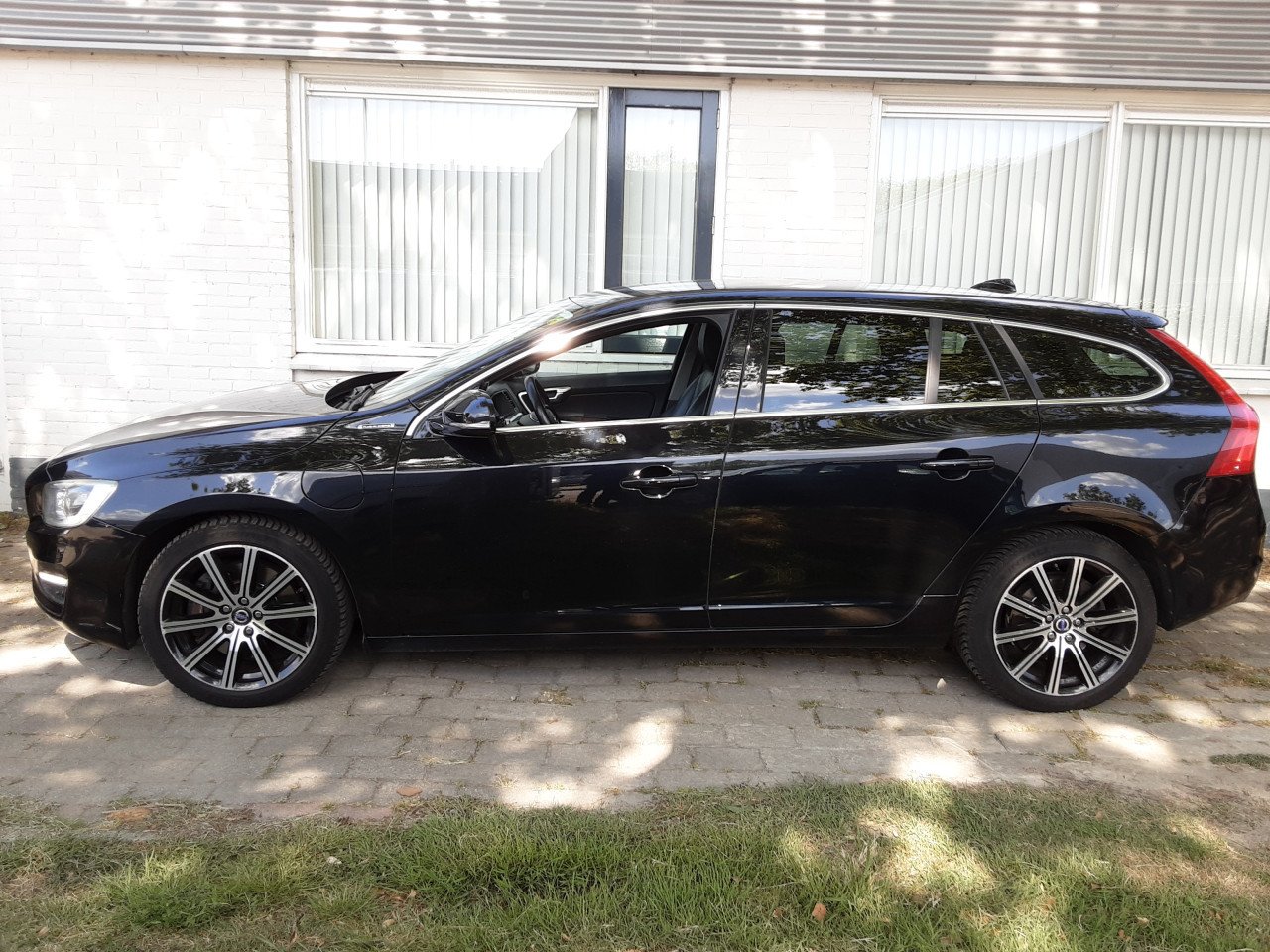 Volvo V60 2.4 D6 AWD Plug-In Hybrid Summum Automaat